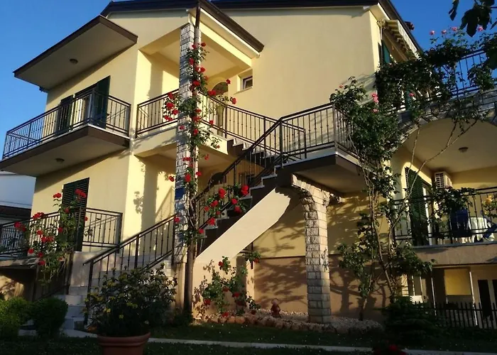 In Pore With Swimming Pool Tatil Evi Poreč