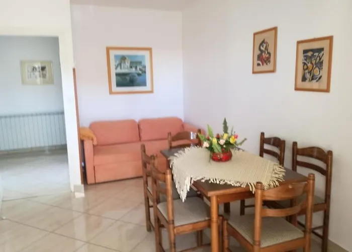 Tatil Evi In Pore With Swimming Pool Poreč