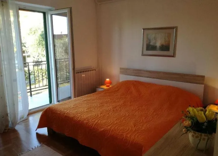 Tatil Evi In Pore With Swimming Pool