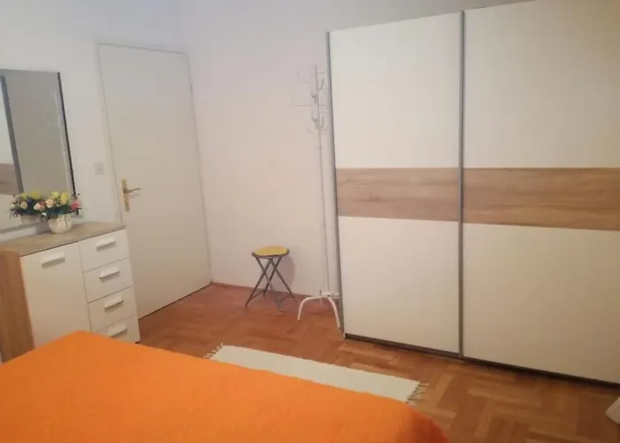 In Pore With Swimming Pool *