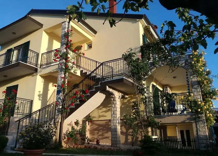 In Pore With Swimming Pool Casa vacanze *