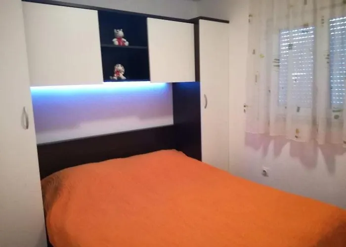 In Pore With Swimming Pool