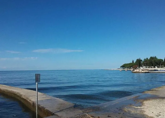 Nyaraló In Pore With Swimming Pool