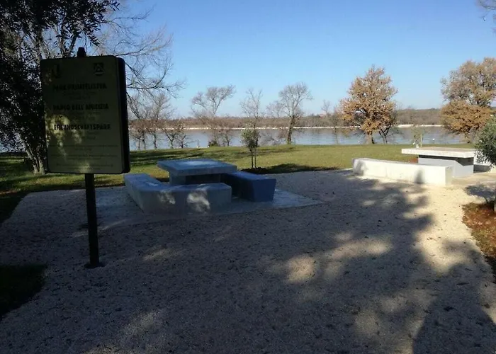 In Pore With Swimming Pool Дом отдыха