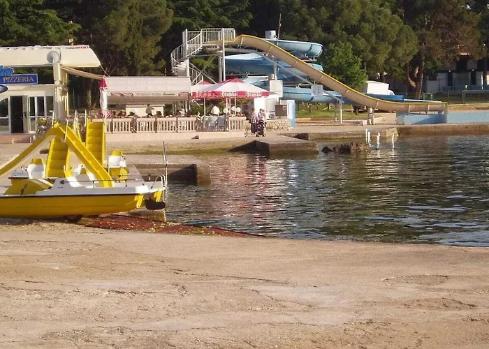 In Pore With Swimming Pool Poreč